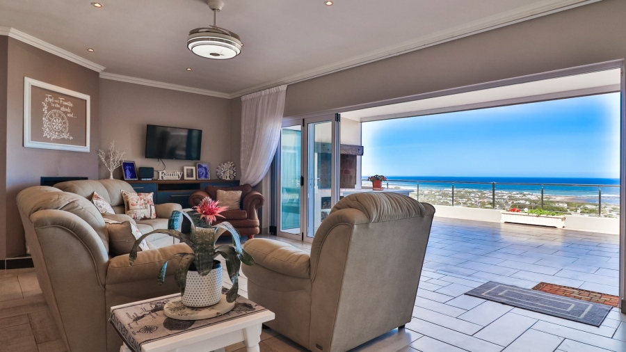 3 Bedroom Property for Sale in Berghof Western Cape